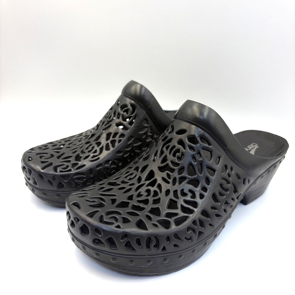 Dansko Pippa Molded Black Clogs Size 40 EU / 9.5-10 US Floral Laser Cut Medical
